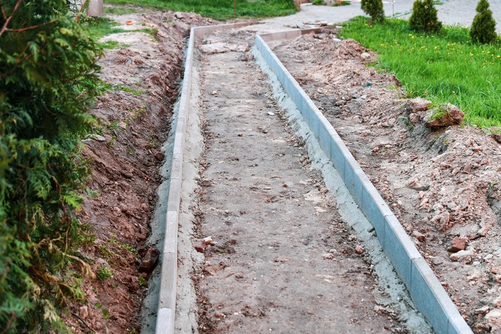 Nova zahrada - chodnik